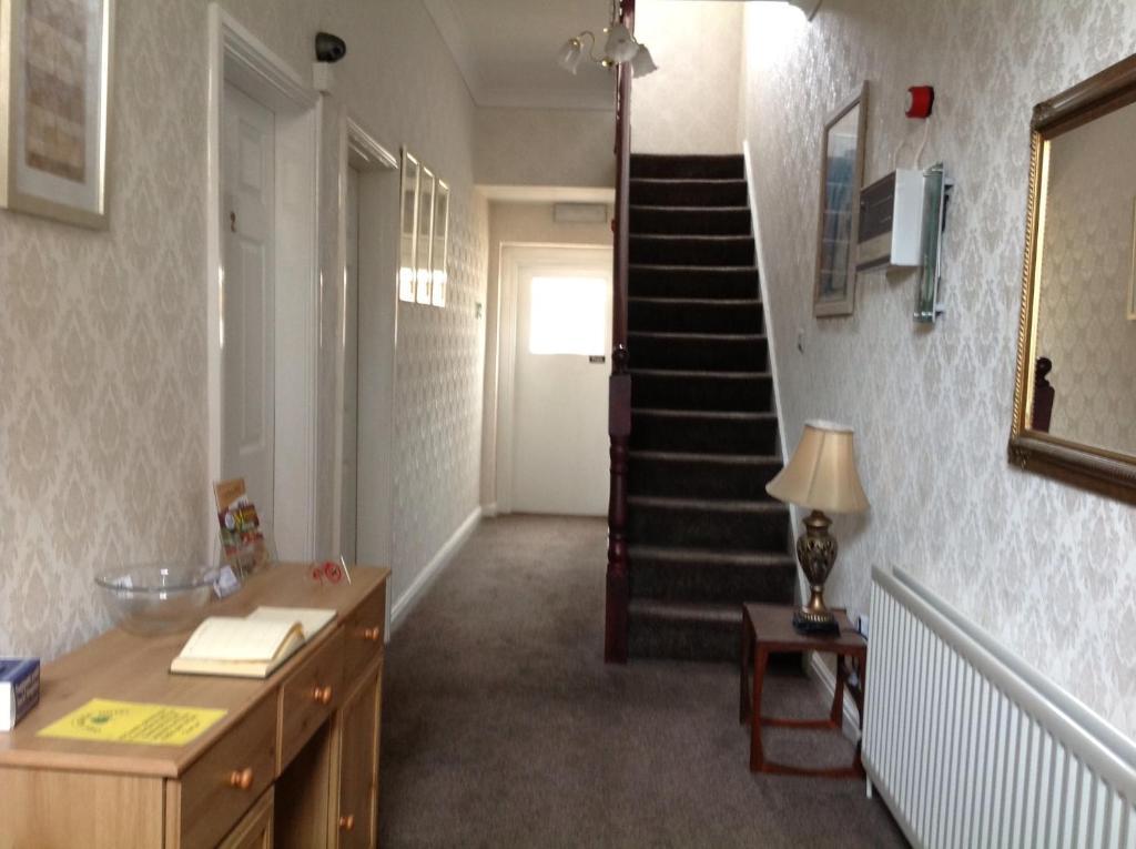 Oak House Bb Bed & Breakfast Олдъм Екстериор снимка