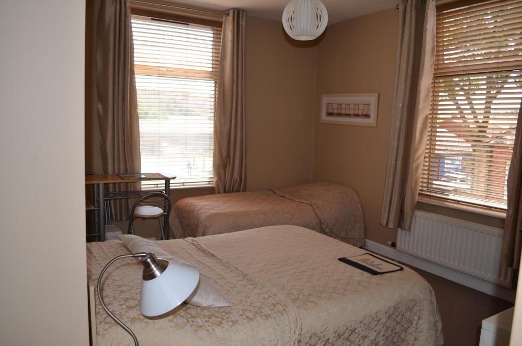 Oak House Bb Bed & Breakfast Олдъм Стая снимка