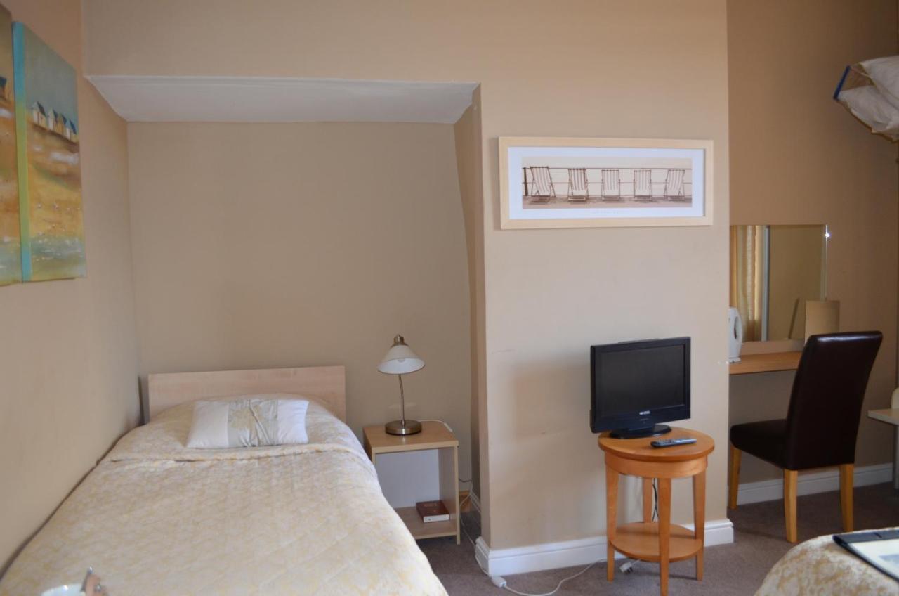 Oak House Bb Bed & Breakfast Олдъм Стая снимка